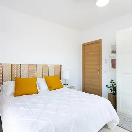 Eden 102 Surfy Stylish Bed&coffee Balcony