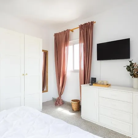 Eden 102 Surfy Stylish Bed&coffee Balcony Guest house