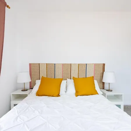 Eden 102 Surfy Stylish Bed&coffee Balcony